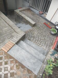 Treppe Naturstein in Düsseldorf – MK Innenausbau