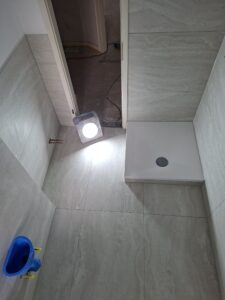 Badezimmer in Oberkassel – Dusche und Bodenfliesen 60x120