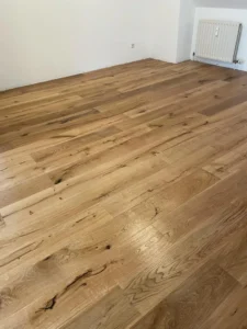 Klick Parkett bei Renovierungsarbeiten in Düsseldorf