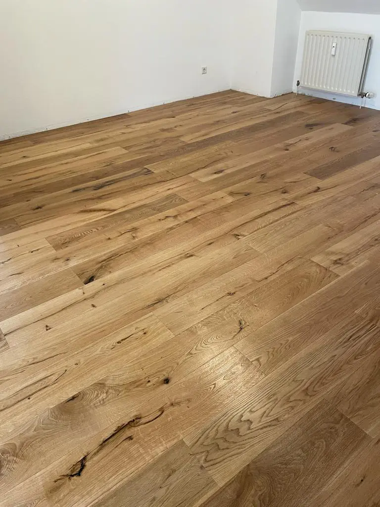 Klick Parkett bei Renovierungsarbeiten in Düsseldorf