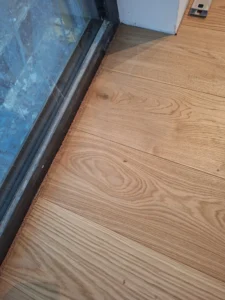 Fachgerechte Parkett Verklebung