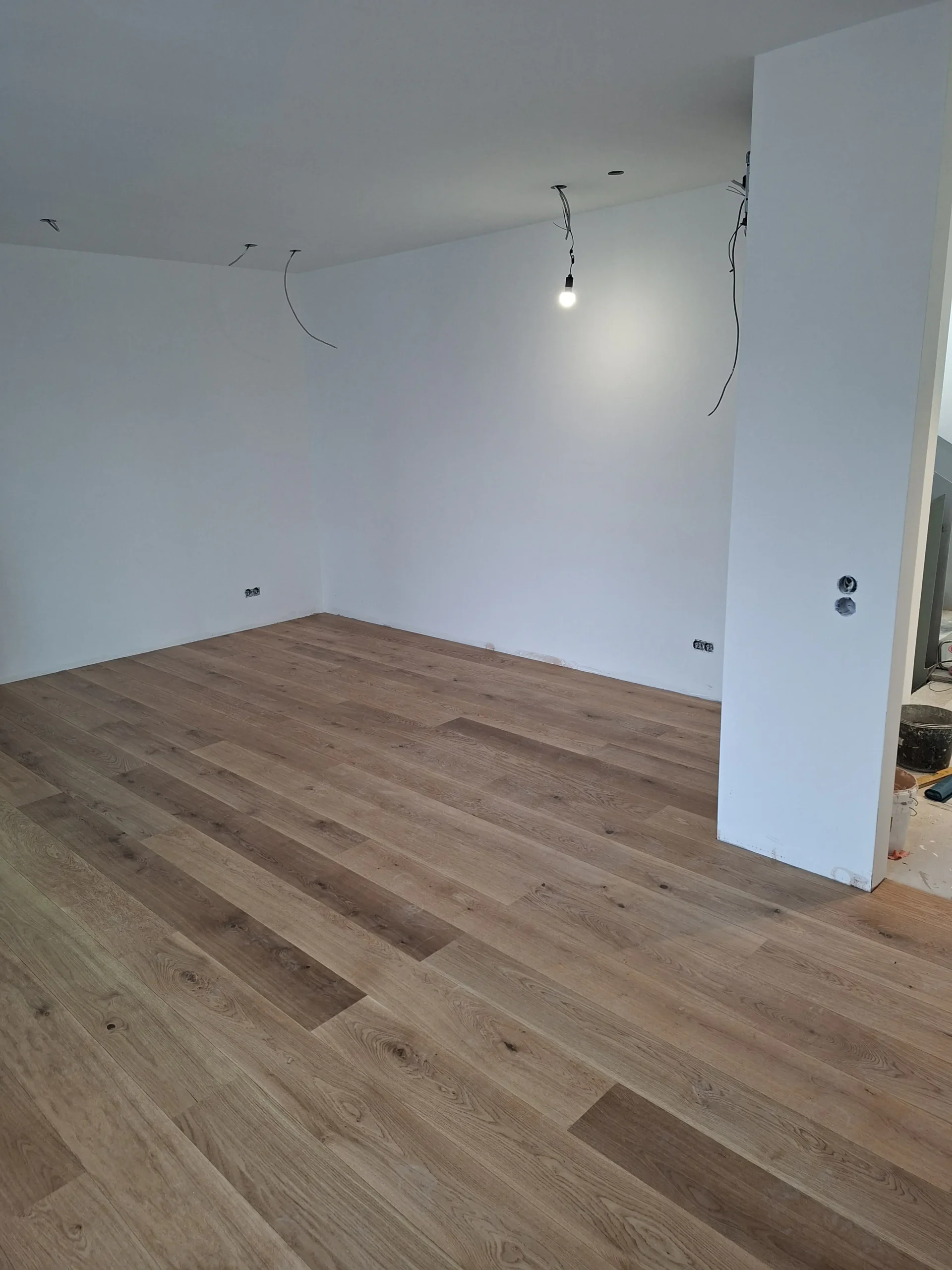 Parkett verklebt im Innenausbau in Neuss