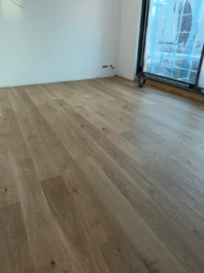 Professionelle Parkett Verklebung – Innenausbau