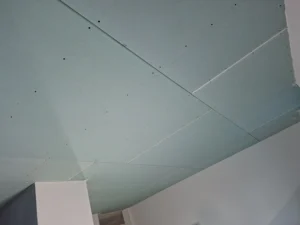 Trockenbau Decke bei Renovierungsarbeiten