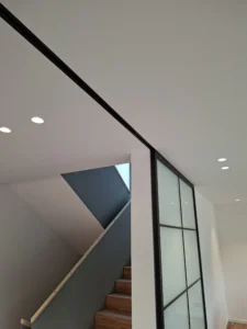 Montage von Lofttüren im modernen Innenausbau