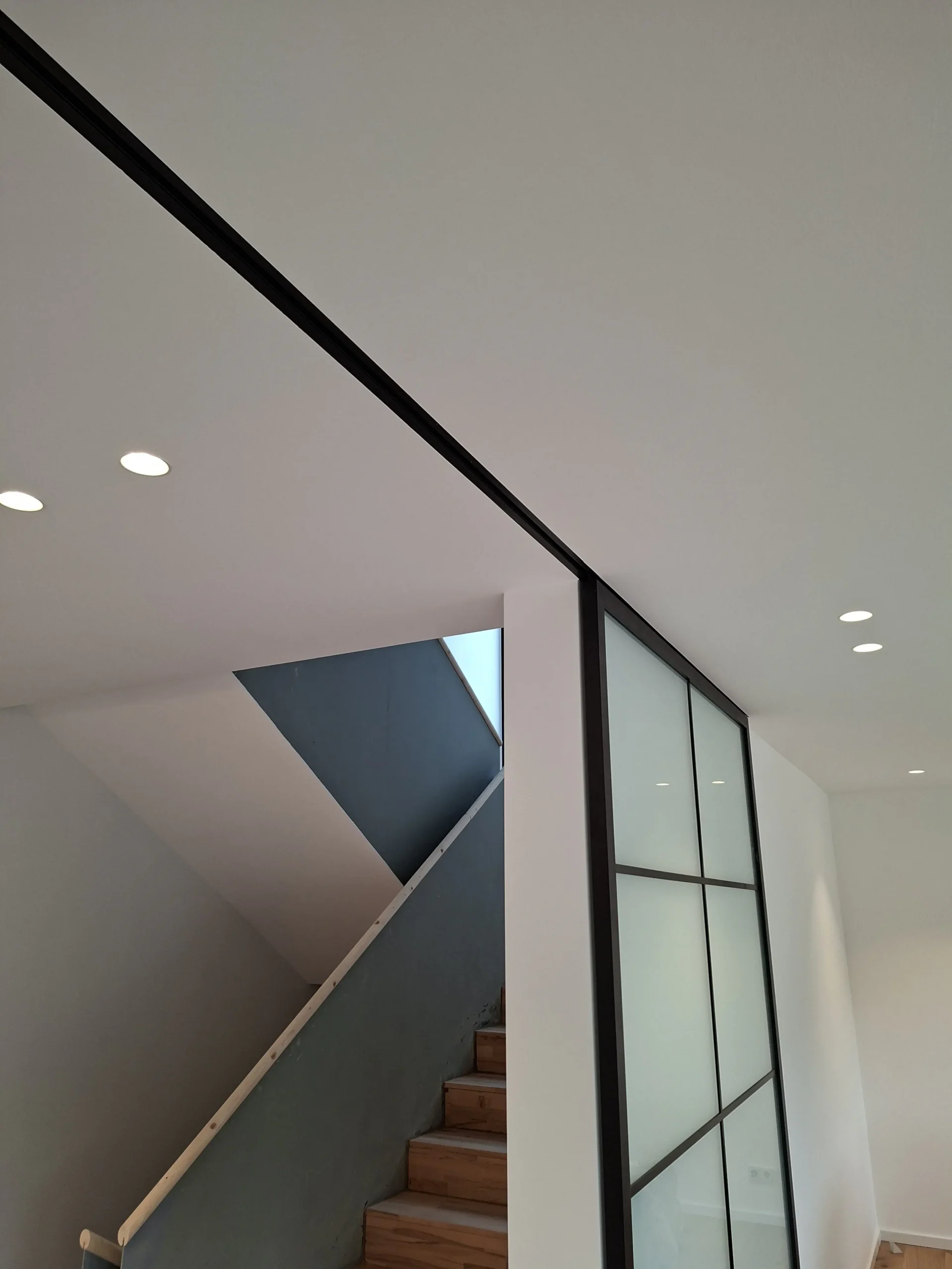 Montage von Lofttüren im modernen Innenausbau