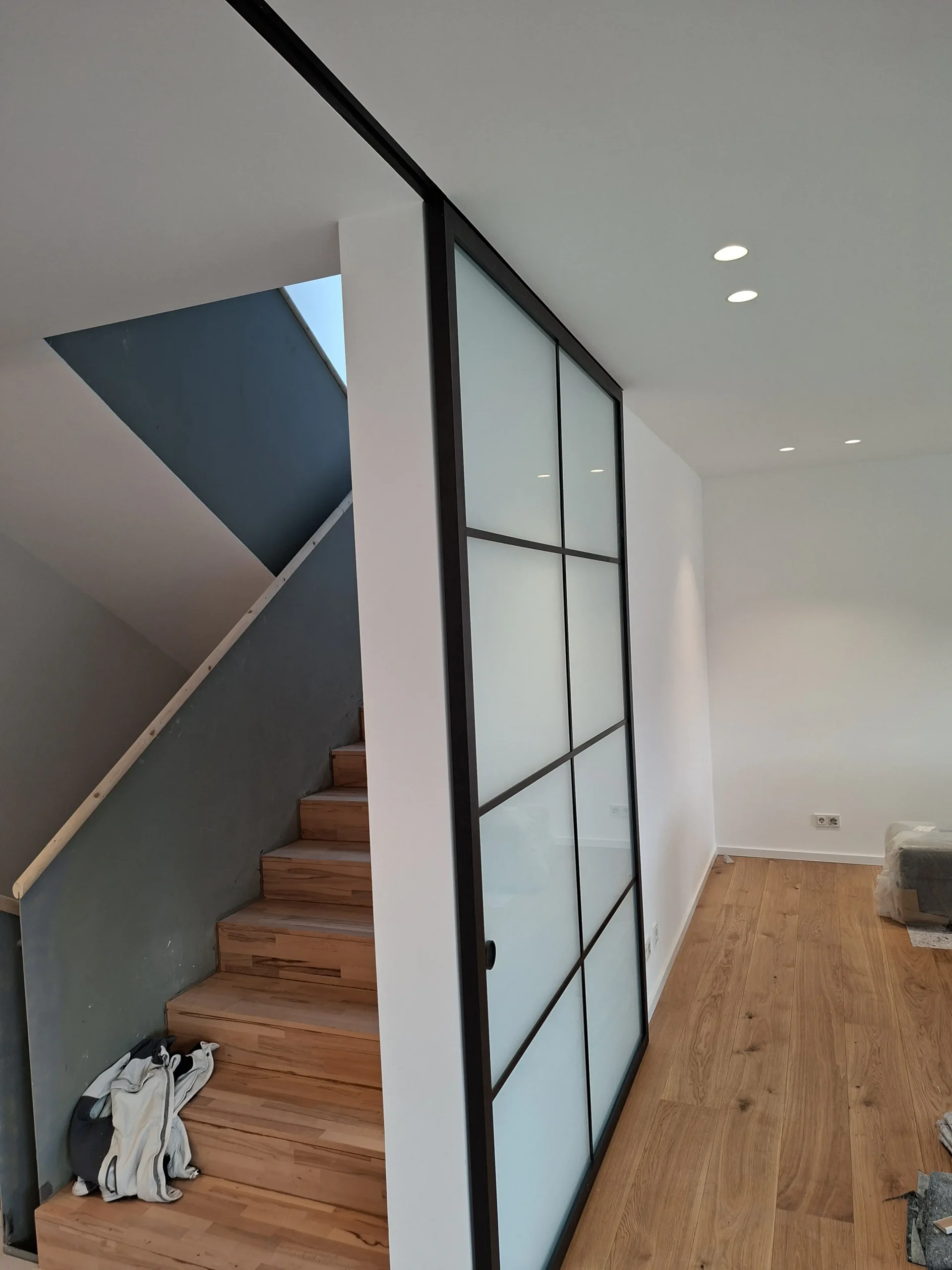 Montage Schiene für Lofttür an der Decke